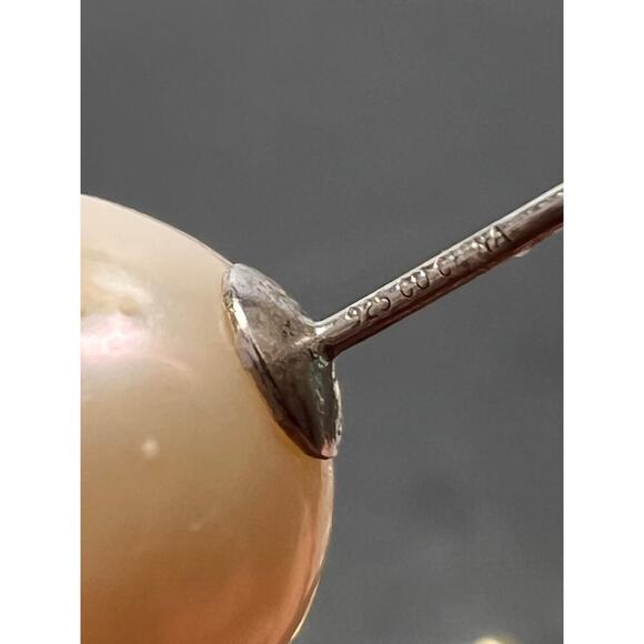 Graduated dangling pearl earrings in sterling silver - Picture 4 of 11